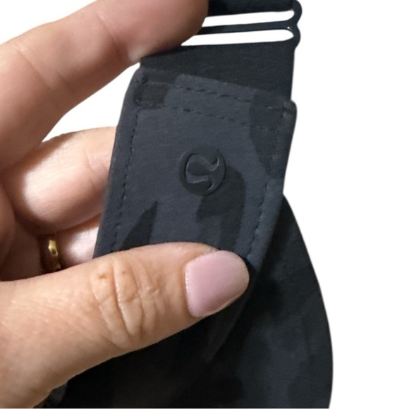 EUC - Lululemon Fast Paced Visor - Camo Deep Coal Multi - Picture 4 of 5